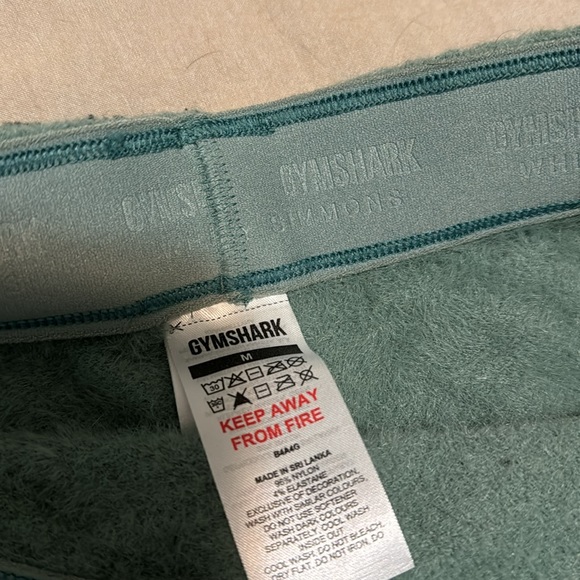 Whitney Simmons x Gymshark cozy set + pink bottoms - Picture 4 of 6